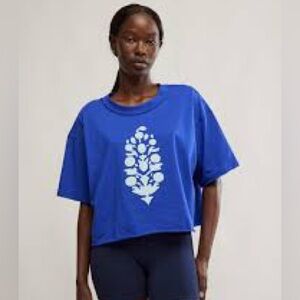 FREE PEOPLE INSPIRE GRAPHIC LOGO TEE